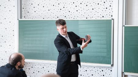 Od iontového motoru k e-textiliím. Studenti FEL ukázali budoucnost techniky