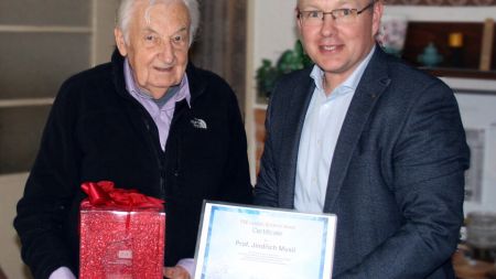 Jindřich Musil z FAV získal mezinárodní ocenění v oblasti plazmového povrchového inženýrství